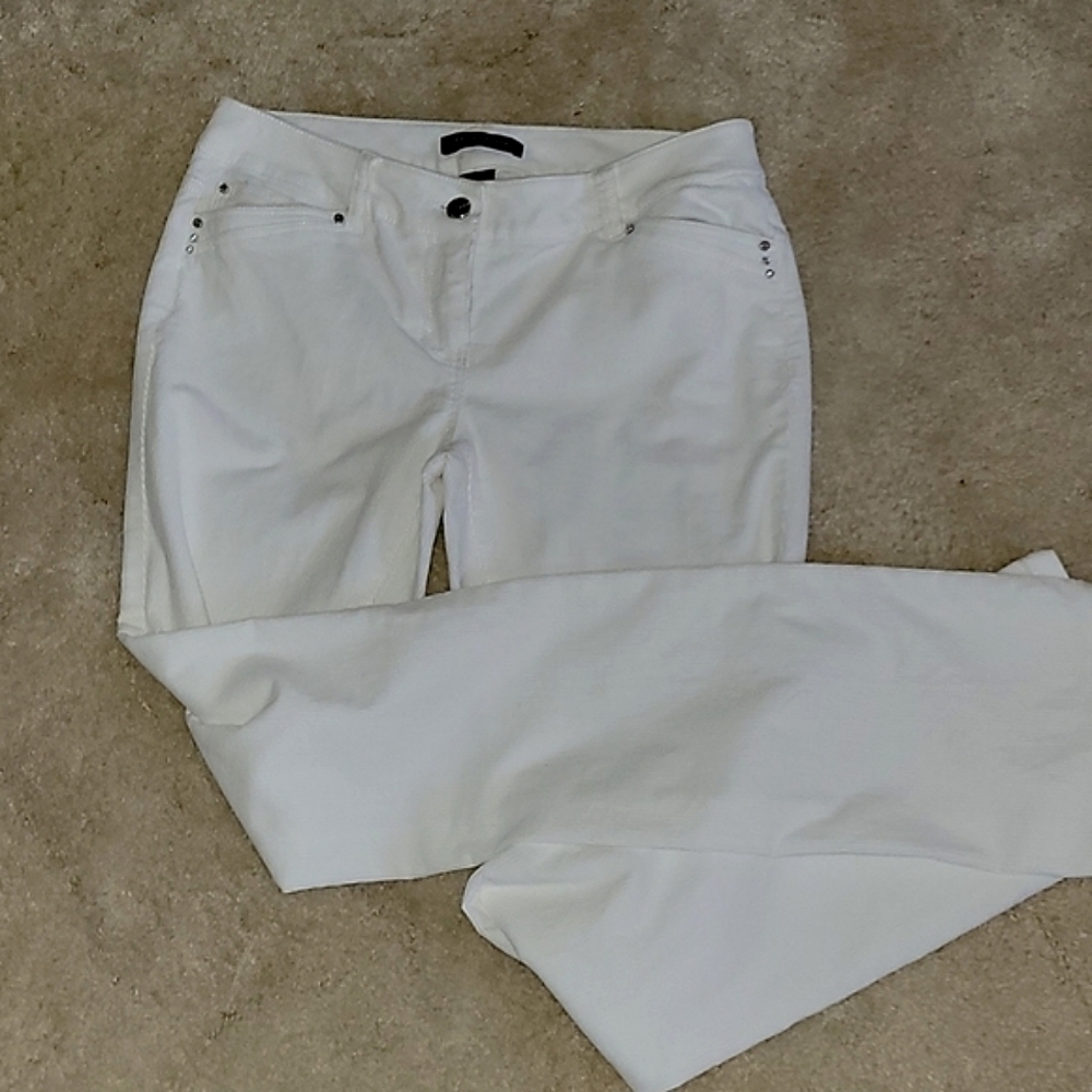 WHBM  "Noir" Winter White Slim Leg Cords